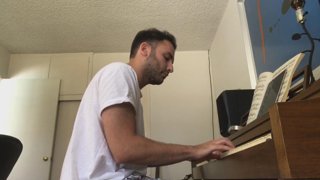 Reckful - learning piano